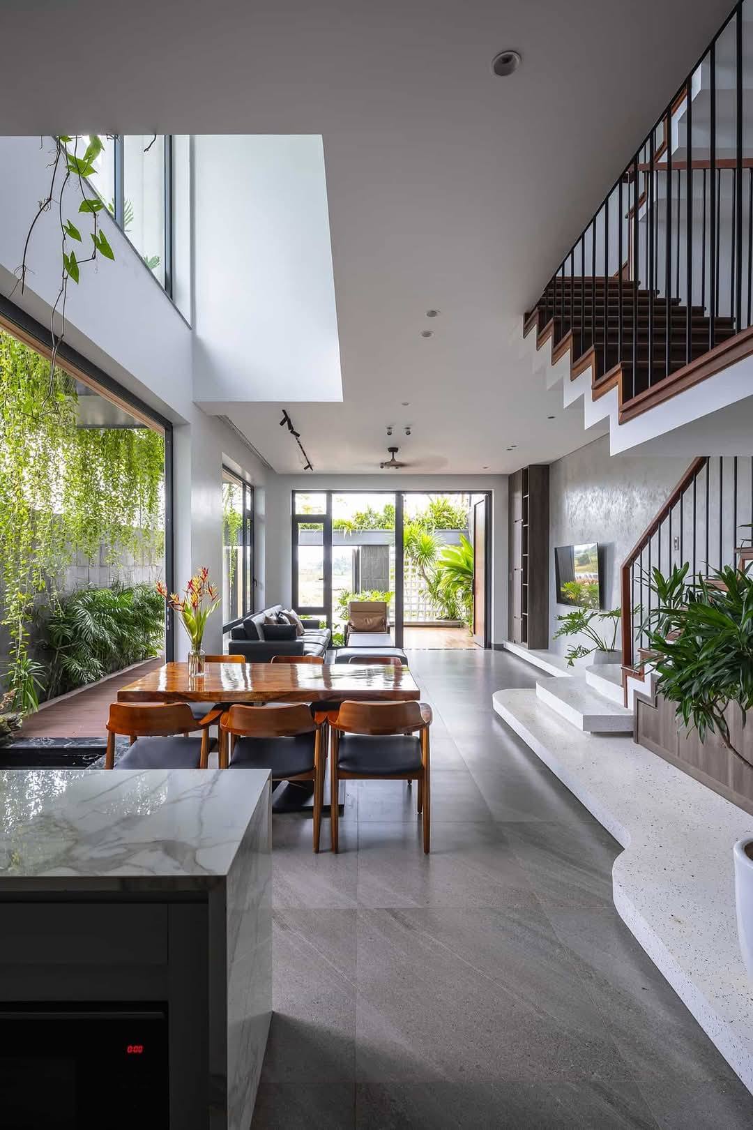 Biệt thự 3 tầng hiện đại - 5